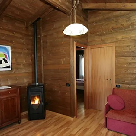 アパートホテル Montegargnano ガルニャーノ